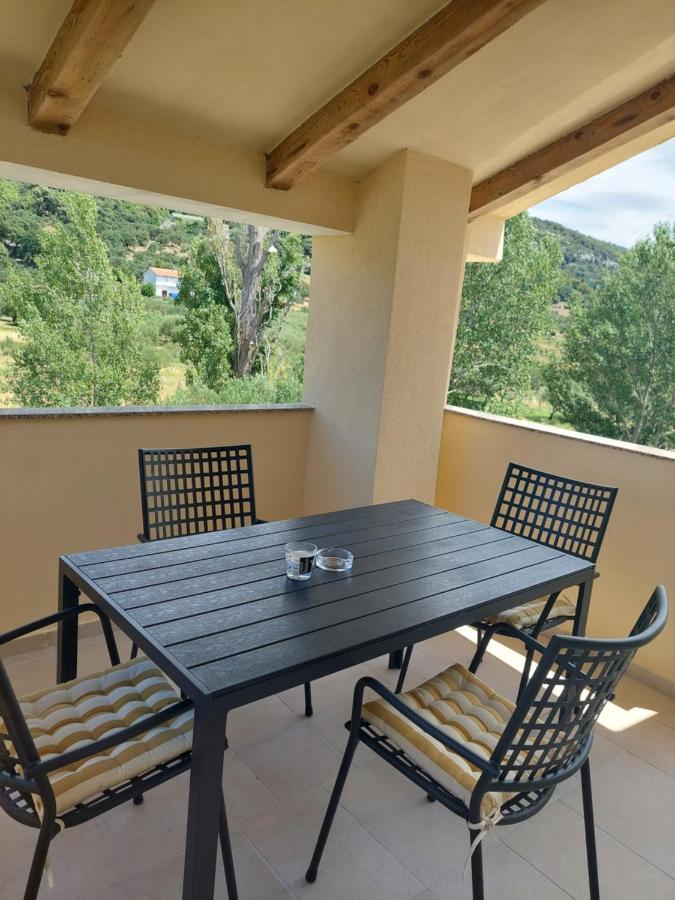 Novouredeni Apartman Marko Mundanije Exterior photo